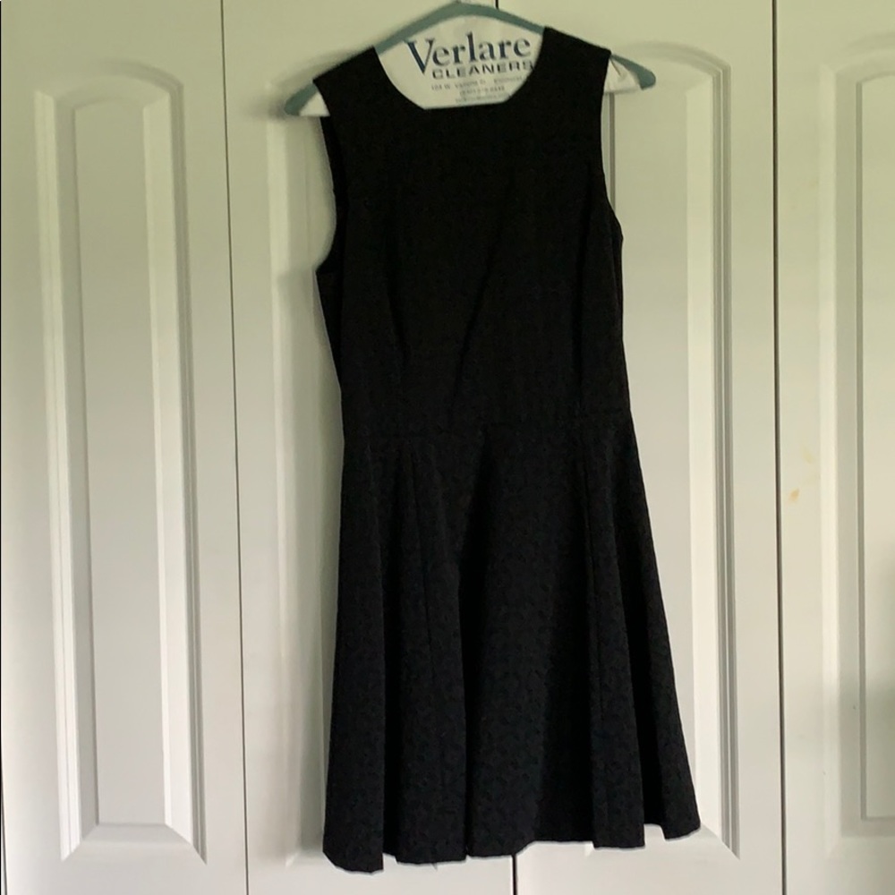 Beautiful swingy Theory dress